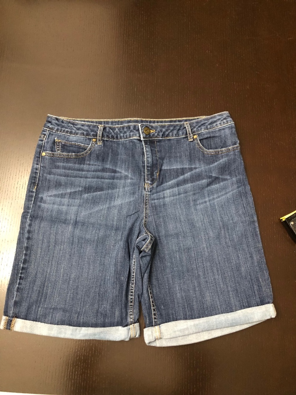 Simply Vera Vera Wang Womens' denim shorts, 14, VGUC